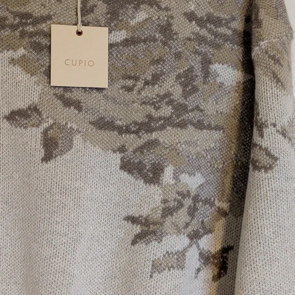 Cupio NWT Cozy Knit Sweater Neutral Floral Pattern Soft Pullover Size PL - Picture 4 of 7